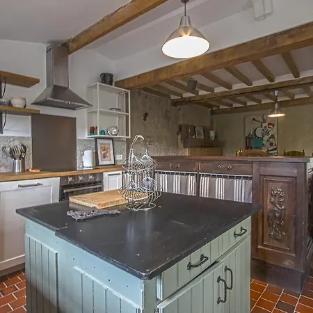 Cassandre's House Garden & Private Parking