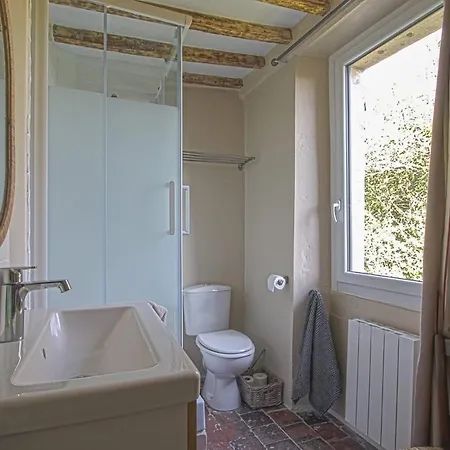 Feriehus Cassandre's House Garden & Private Parking Formigny